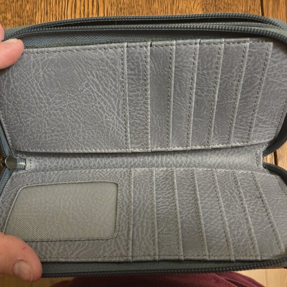 Matt & Nat Gray vegan leather wallet - Picture 4 of 4